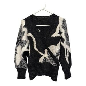 Vintage 80s Black and Cream Wool-blend V-Neck Abstract Sweater Size S/M